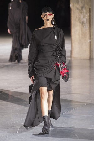 14_Yohji_Yamamoto_original_yam_prs_aw17_040.jpg