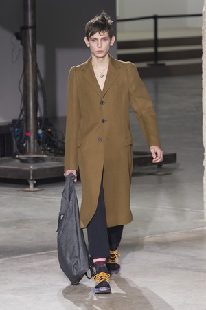 04_Lanvin_original_lvn_prs_aw17_010.jpg