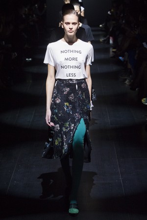 57_Prabal_Gurung_original_pgg_ny_aw17_131.jpg