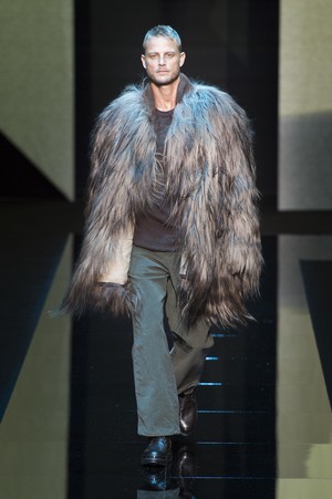 83_Giorgio_Armani_original_arm_mln_aw17_250.jpg