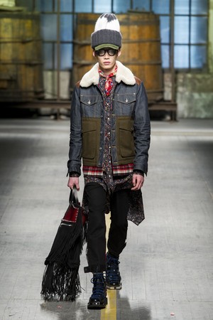 27_DSquared2_original_dsq_mln_aw17_081.jpg