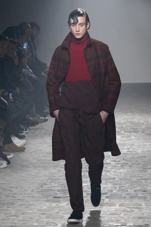 29_White_Mountaineering_original_wmnt_aw17_057.jpg