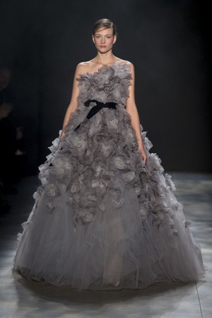 16_Marchesa_original_mhs_ny_aw17_047.jpg
