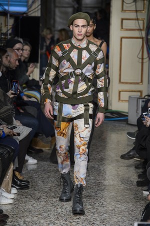 64_Moschino_original_mos_mln_aw17_191.jpg
