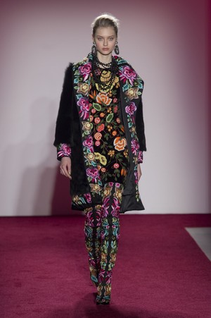 07_Naeem_Khan_original_nkh_ny_aw17_013.jpg