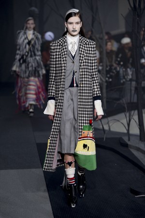 33_Thom_Browne_original_tbw_ny_aw17_099.jpg