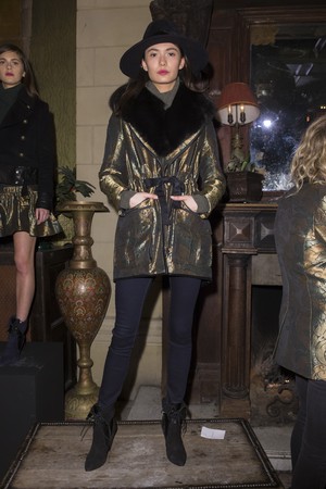 10_Veronica_Beard_original_vbd_ny_aw17_019.jpg