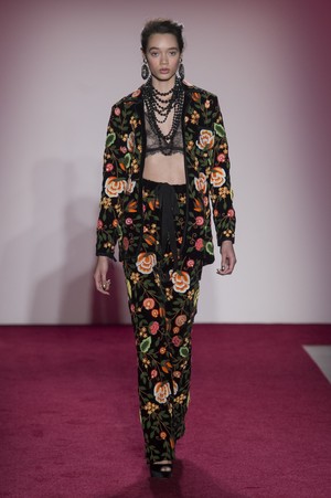 08_Naeem_Khan_original_nkh_ny_aw17_015.jpg