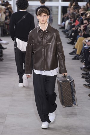 39_Louis_Vuitton_original_vui_prs_aw17_116.jpg