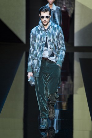 22_Giorgio_Armani_original_arm_mln_aw17_066.jpg