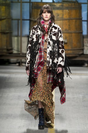 15_DSquared2_original_dsq_mln_aw17_045.jpg