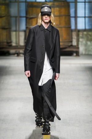 52_DSquared2_original_dsq_mln_aw17_156.jpg