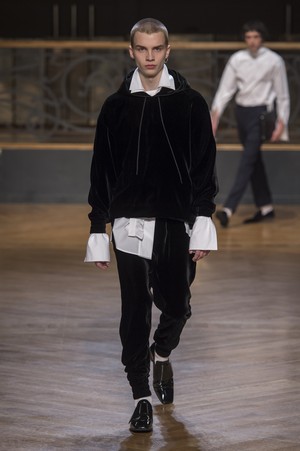25_Wooyoungmi_original_wym_aw17_050.jpg