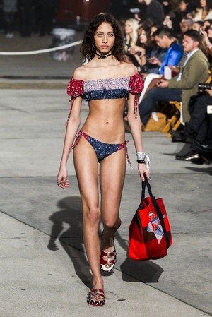 47_Tommy_Hilfiger_original_hfg_ss17_097.jpg