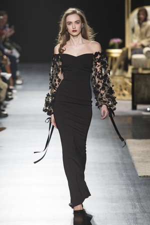 19_Badgley_Mischka_original_mch_ny_aw17_055.jpg