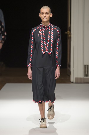 17_Henrik_Vibskov_original_vbk_aw17_043.jpg