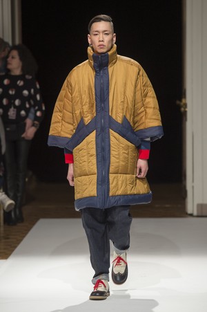 09_Henrik_Vibskov_original_vbk_aw17_023.jpg