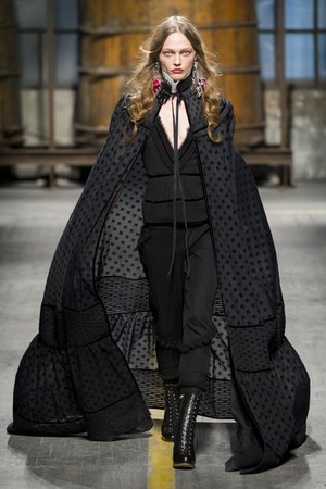 55_DSquared2_original_dsq_mln_aw17_165.jpg