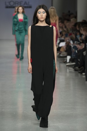 043_Central_Saint_Martins_original_ccsm_ldn_aw17_085.jpg