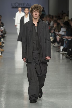 091_Central_Saint_Martins_original_ccsm_ldn_aw17_181.jpg