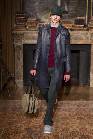 08_Valentino_original_val_prs_aw17_022.jpg