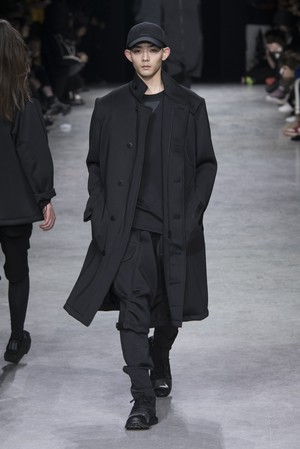42_Y-3_original_oto_prs_aw17_122.jpg