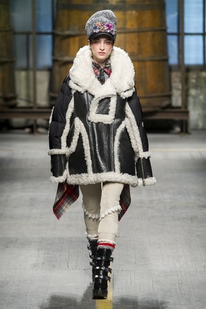 31_DSquared2_original_dsq_mln_aw17_093.jpg