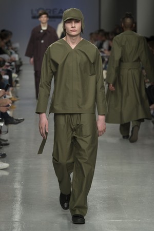 076_Central_Saint_Martins_original_ccsm_ldn_aw17_151.jpg