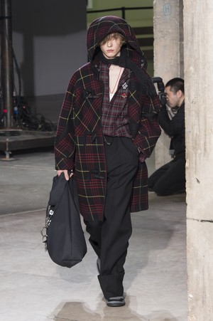 51_Lanvin_original_lvn_prs_aw17_151.jpg