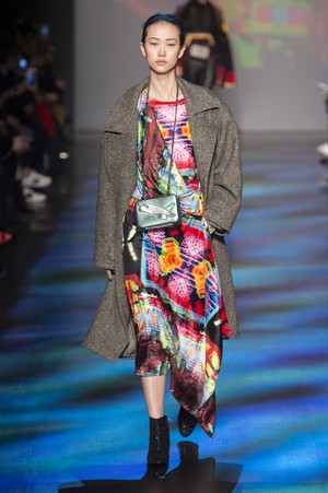 24_Vivienne_Tam_original_tam_ny_aw17_071.jpg