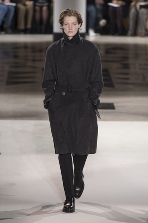 01_Hermès_original_her_aw17_001.jpg