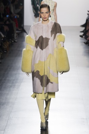 13_Prabal_Gurung_original_pgg_ny_aw17_038.jpg