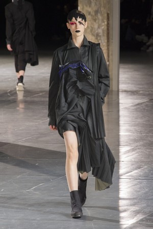26_Yohji_Yamamoto_original_yam_prs_aw17_076.jpg