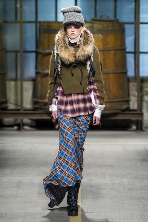 13_DSquared2_original_dsq_mln_aw17_039.jpg